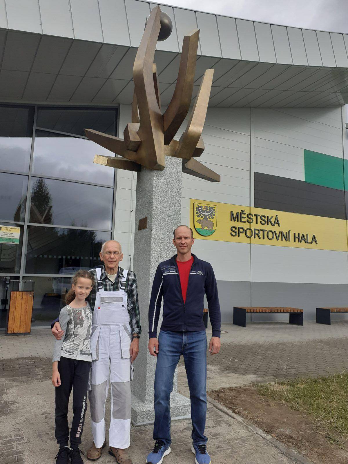UMĚNÍ: Socha teď možná souvisí s novou halou víc než s tou původní, říká Zbyněk Runczik