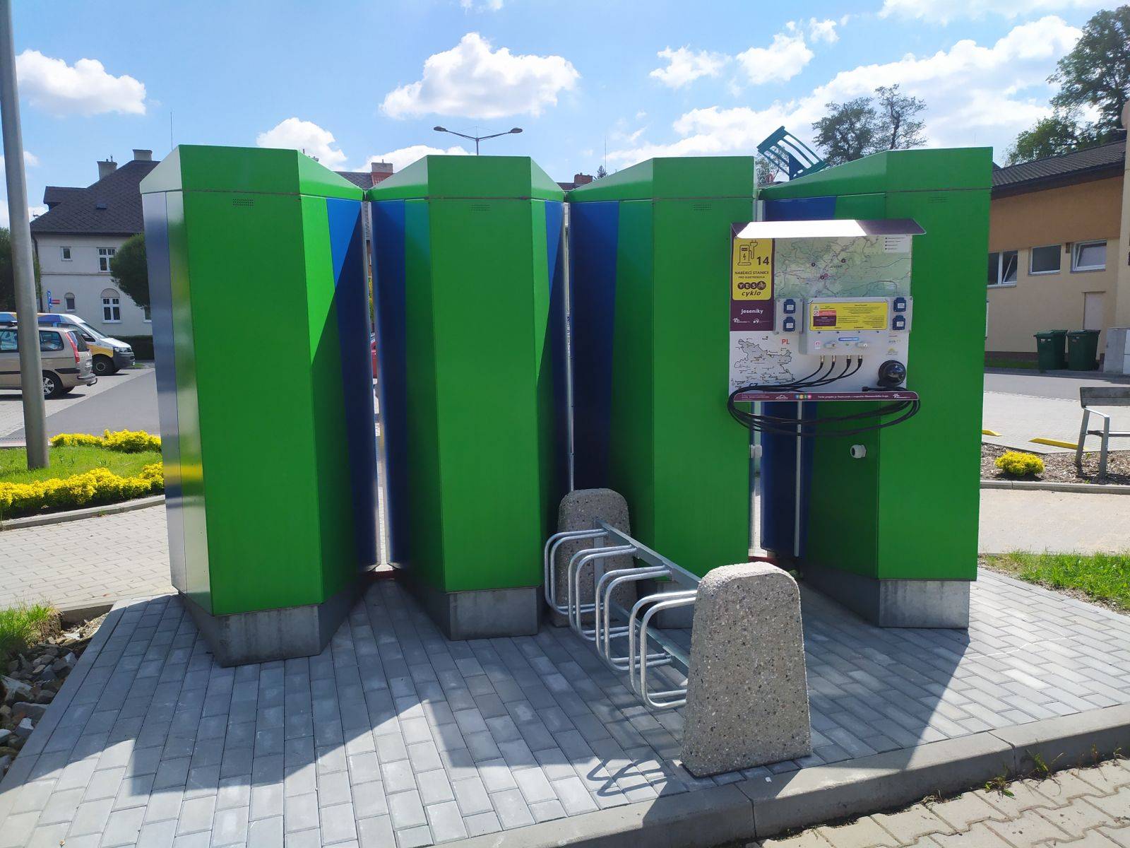 NOVÁ NABÍJECÍ STANICE PRO ELEKTROKOLA V JESENÍKU