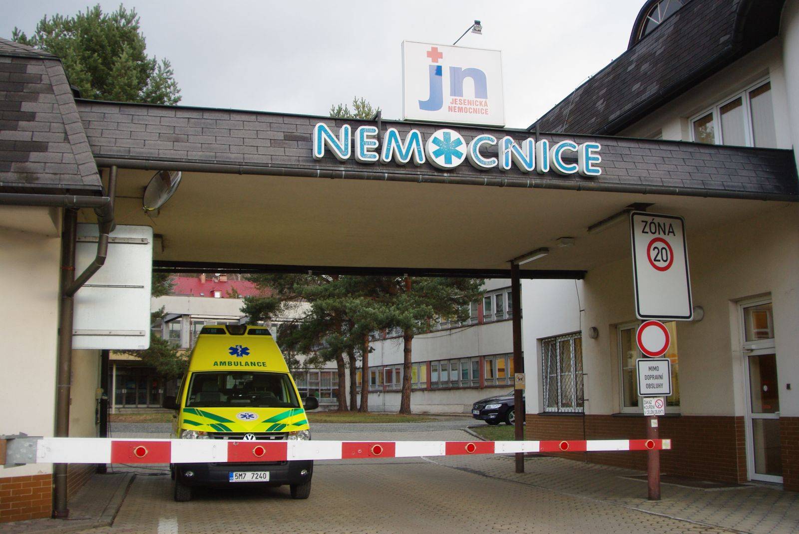 JESENICKÁ NEMOCNICE VYHLAŠUJE PLOŠNÝ ZÁKAZ NÁVŠTĚV