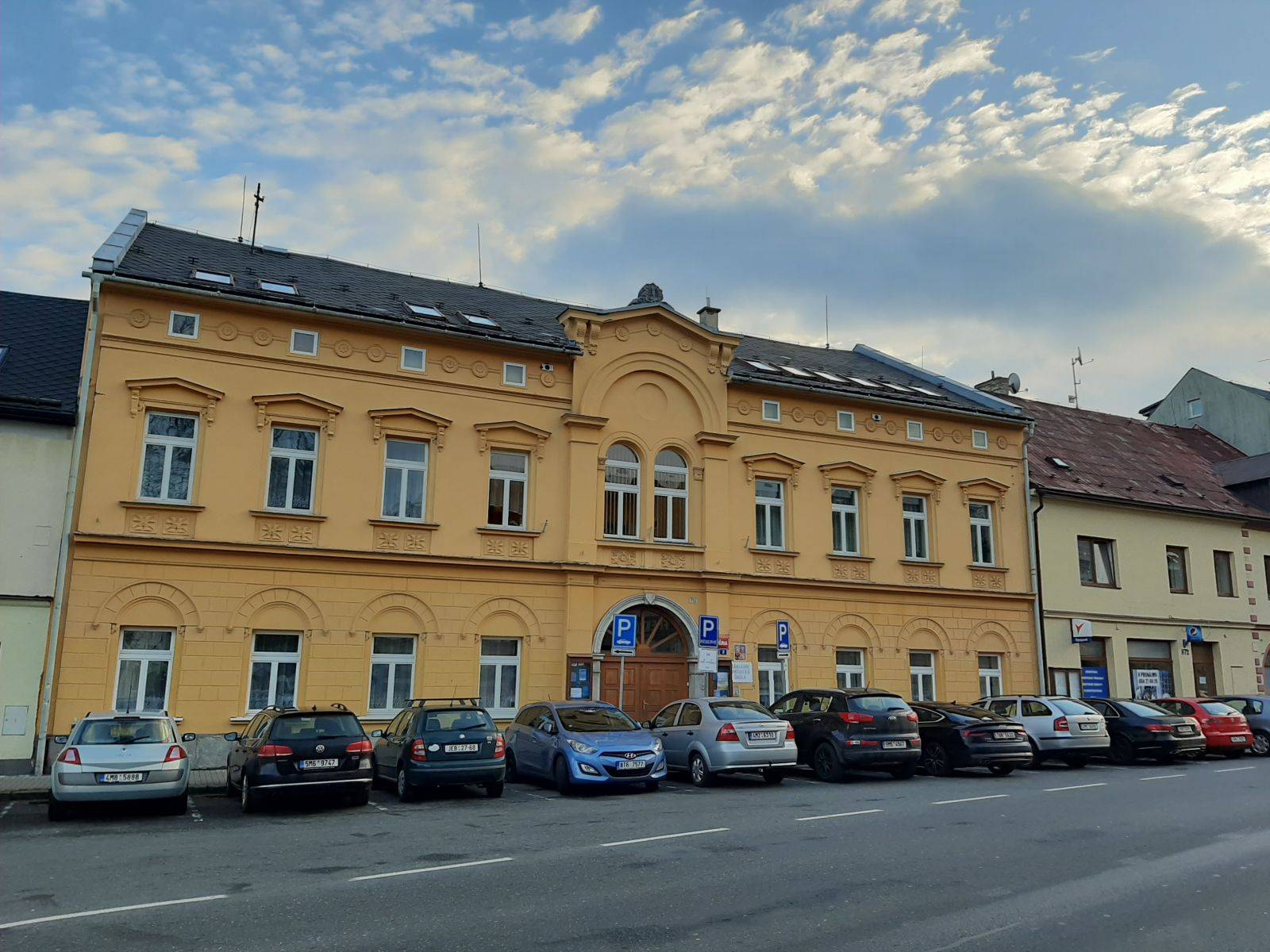 REKONSTRUKCE STŘECHY NA BUDOVĚ ZUŠ