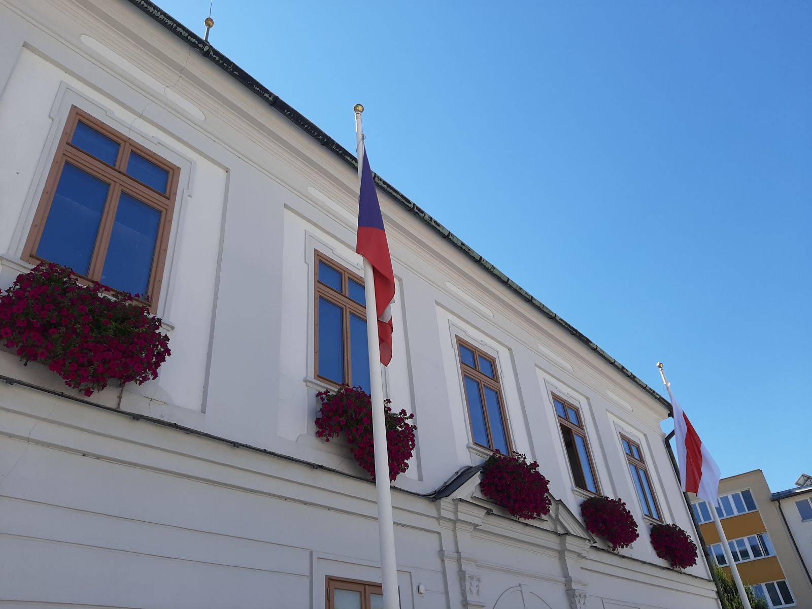 RADNICE PODPOŘILA OBČANY BĚLORUSKA VYVĚŠENÍM VLAJKY