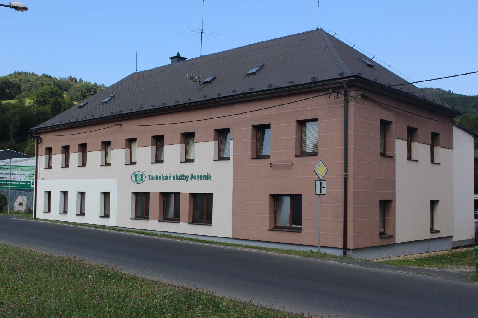 VYJÁDŘENÍ PŘEDSTAVENSTVA TECHNICKÝCH SLUŽEB