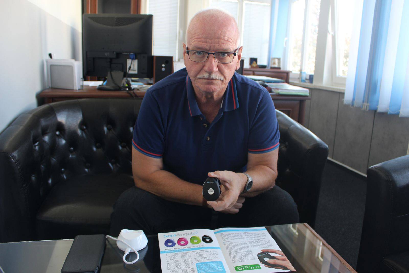 HLASOVÝ KOMUNIKÁTOR OHLÍDÁ SENIORY I DĚTI