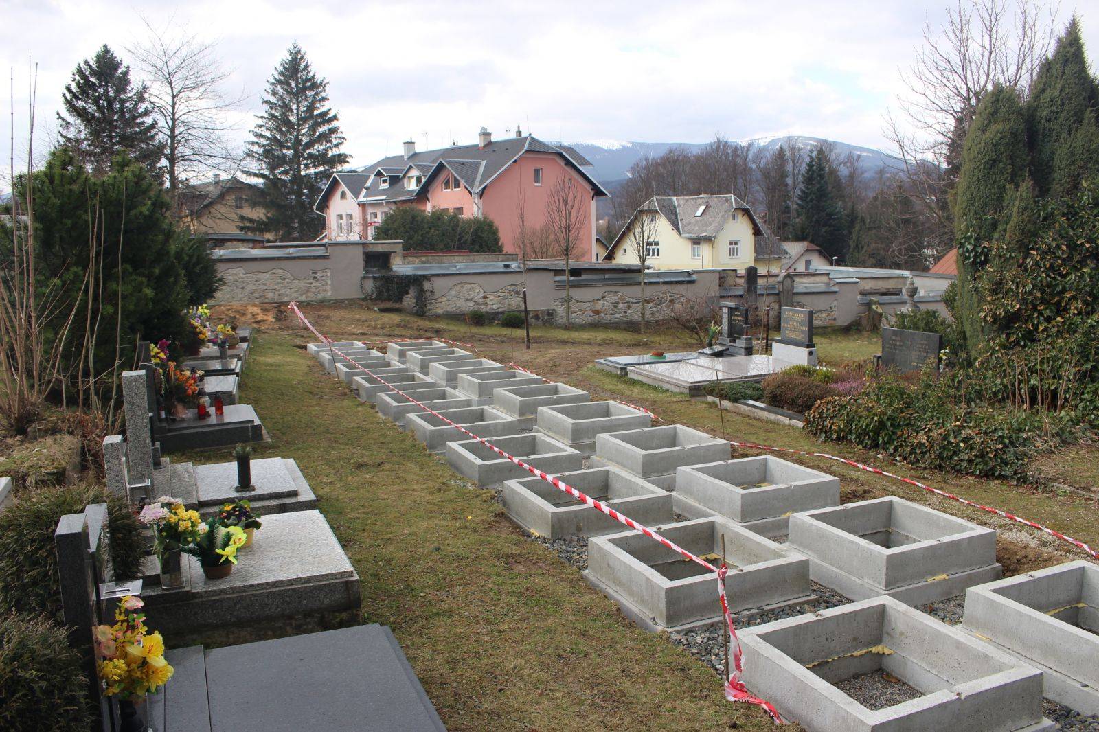 REVITALIZACE HŘBITOVA POKRAČUJE