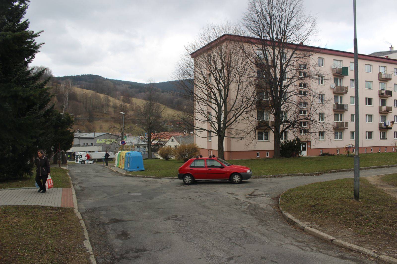 UZAVÍRKA SEIFERTOVY ULICE