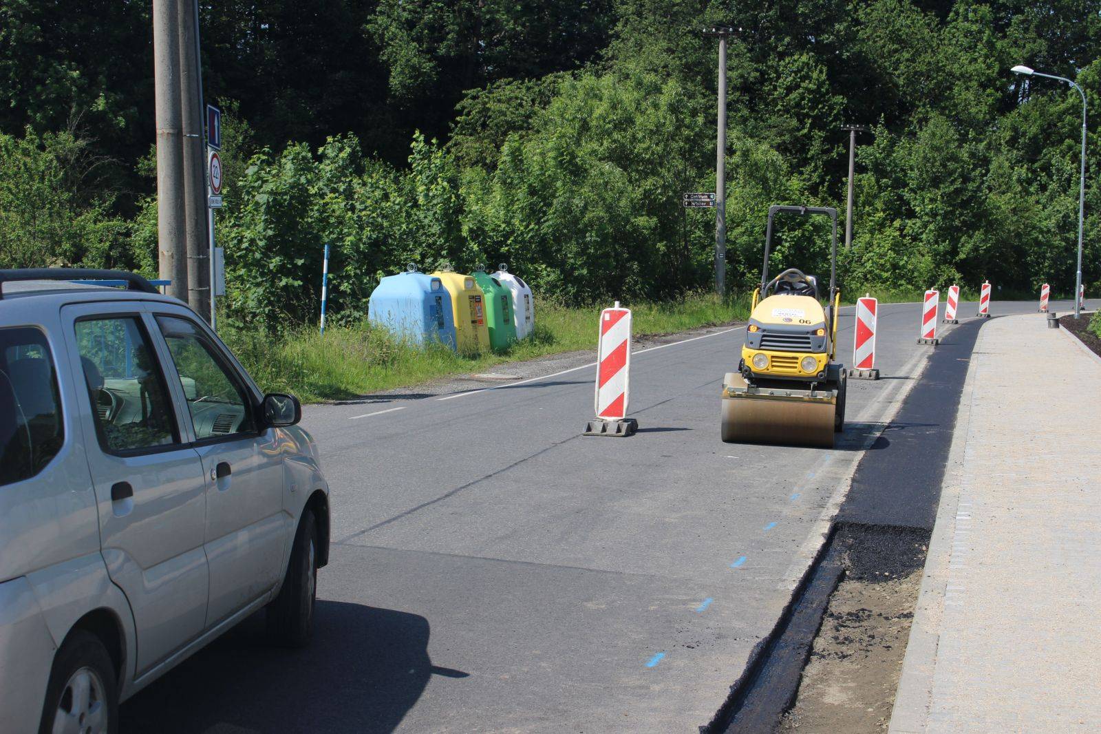 ASFALTOVÁNÍ V REJVÍZSKÉ ULICI