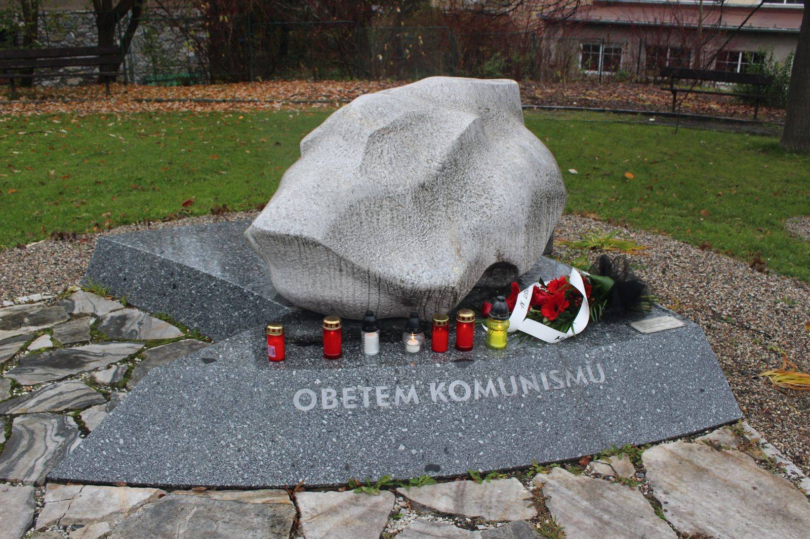 PIETNÍ VZPOMÍNKA K 17. LISTOPADU