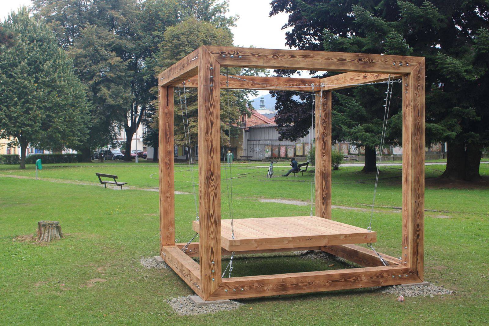 UMĚLECKÝ OBJEKT OŽIVIL MĚSTSKÝ PARK