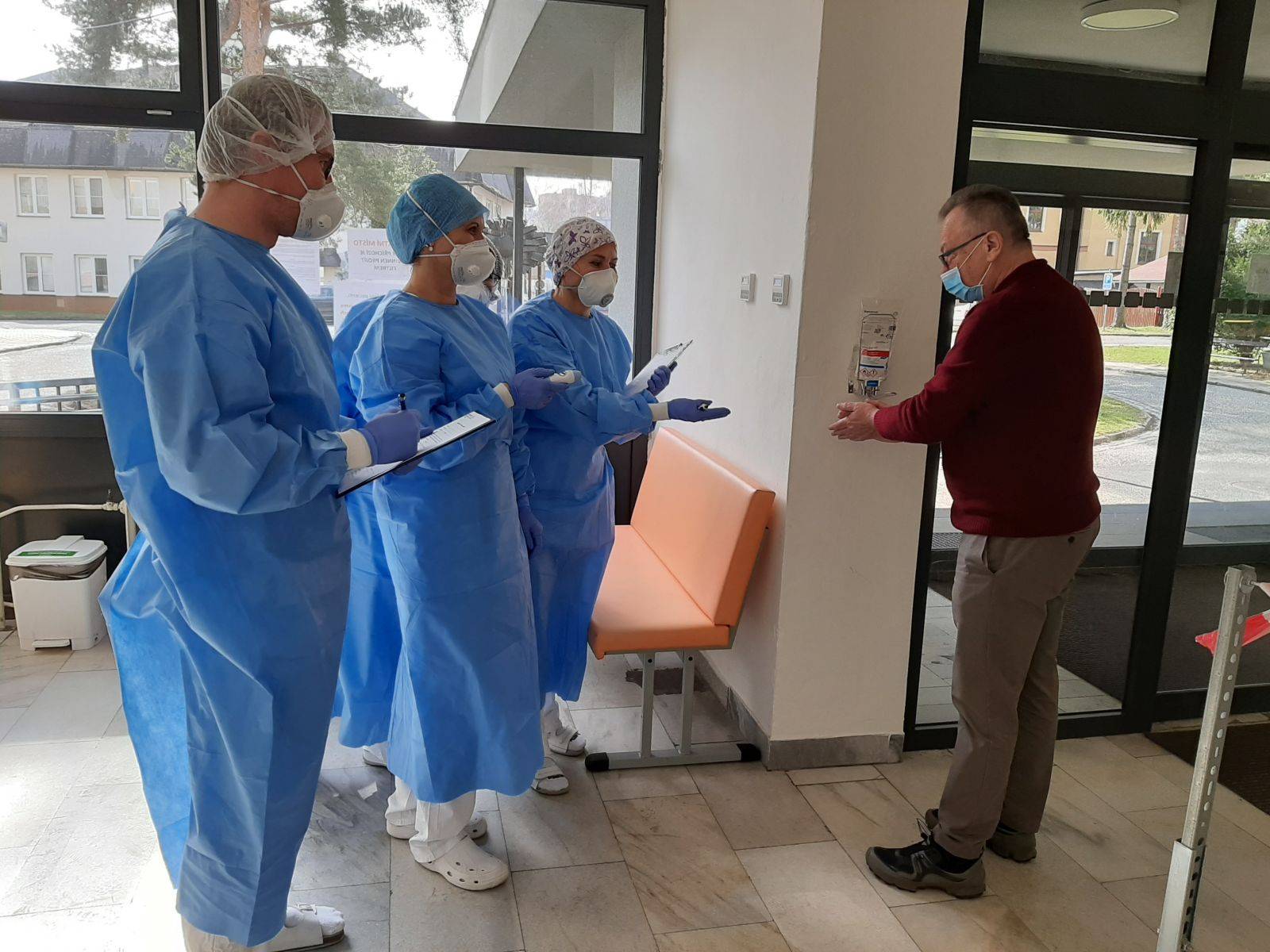 KORONAVIRUS: VZORKY ODEBRANÉ V JESENICKÉ NEMOCNICI JSOU NEGATIVNÍ