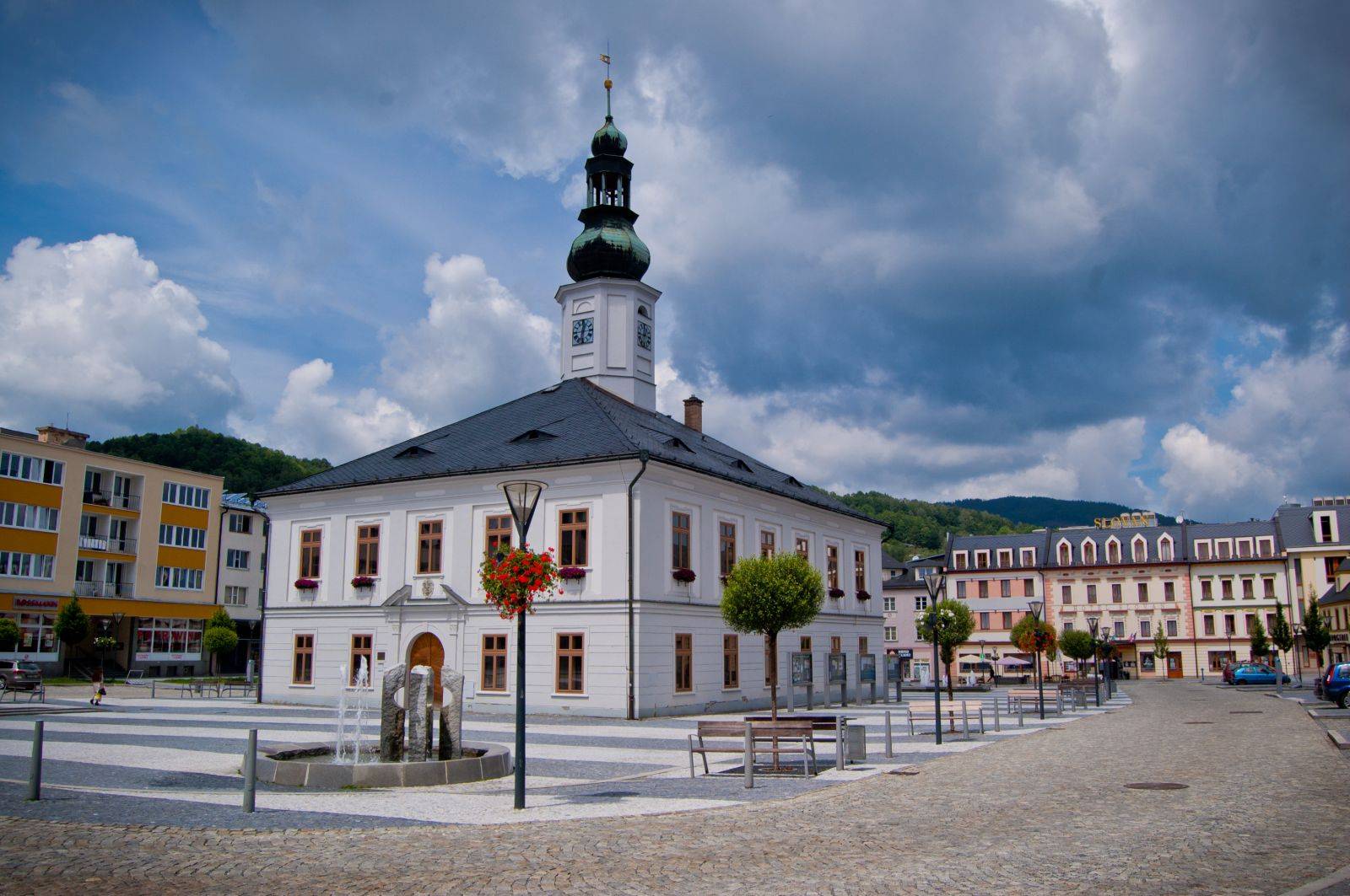 NOVÝ TAJEMNÍK ÚŘADU