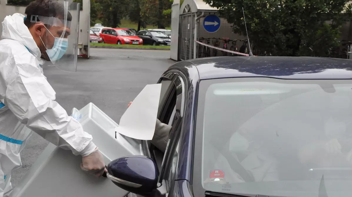 VOLBA Z AUTA - TZV. DRIVE-IN