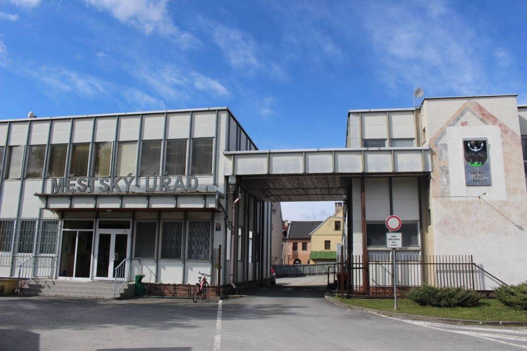 POKLADNA NA TOVÁRNÍ DO KONCE ROKU UZAVŘENA