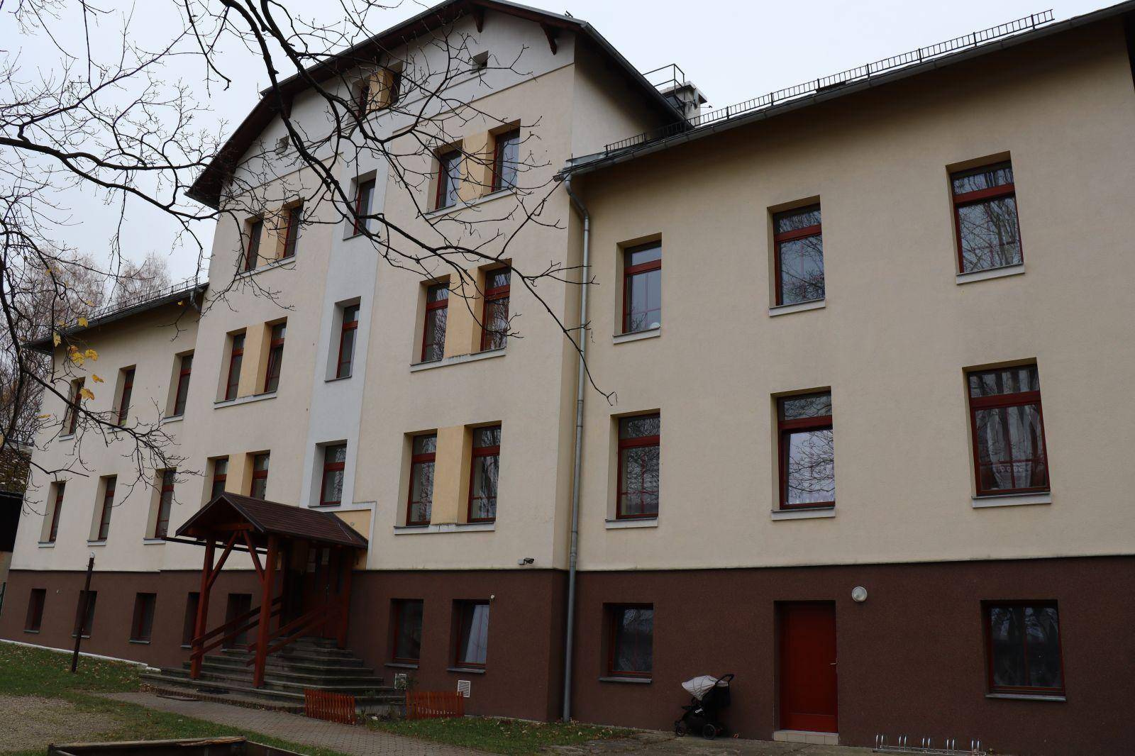 DEN OTEVŘENÝCH DVEŘÍ V AZYLOVÉM DOMĚ PRO OSAMĚLÉ RODIČE S DĚTMI