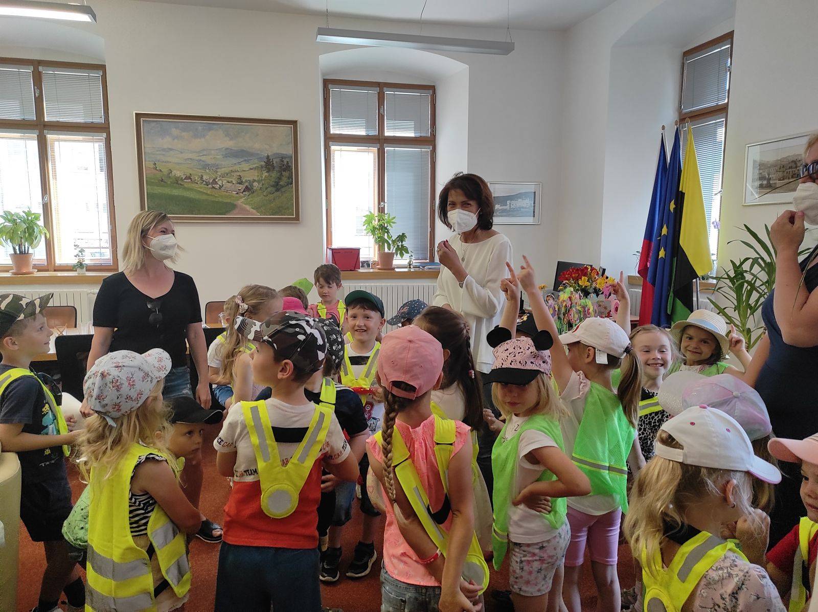 DĚTI Z MŠ JIRÁSKOVA NAVŠTÍVILY RADNICI