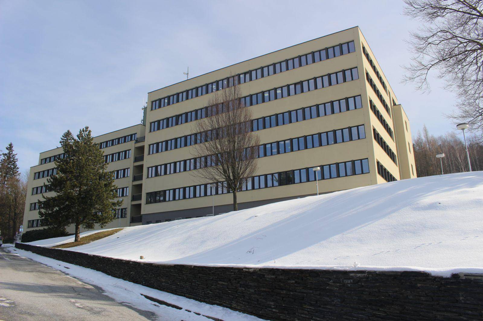 OMEZENÍ VSTUPU A PARKOVÁNÍ NA IPOSe