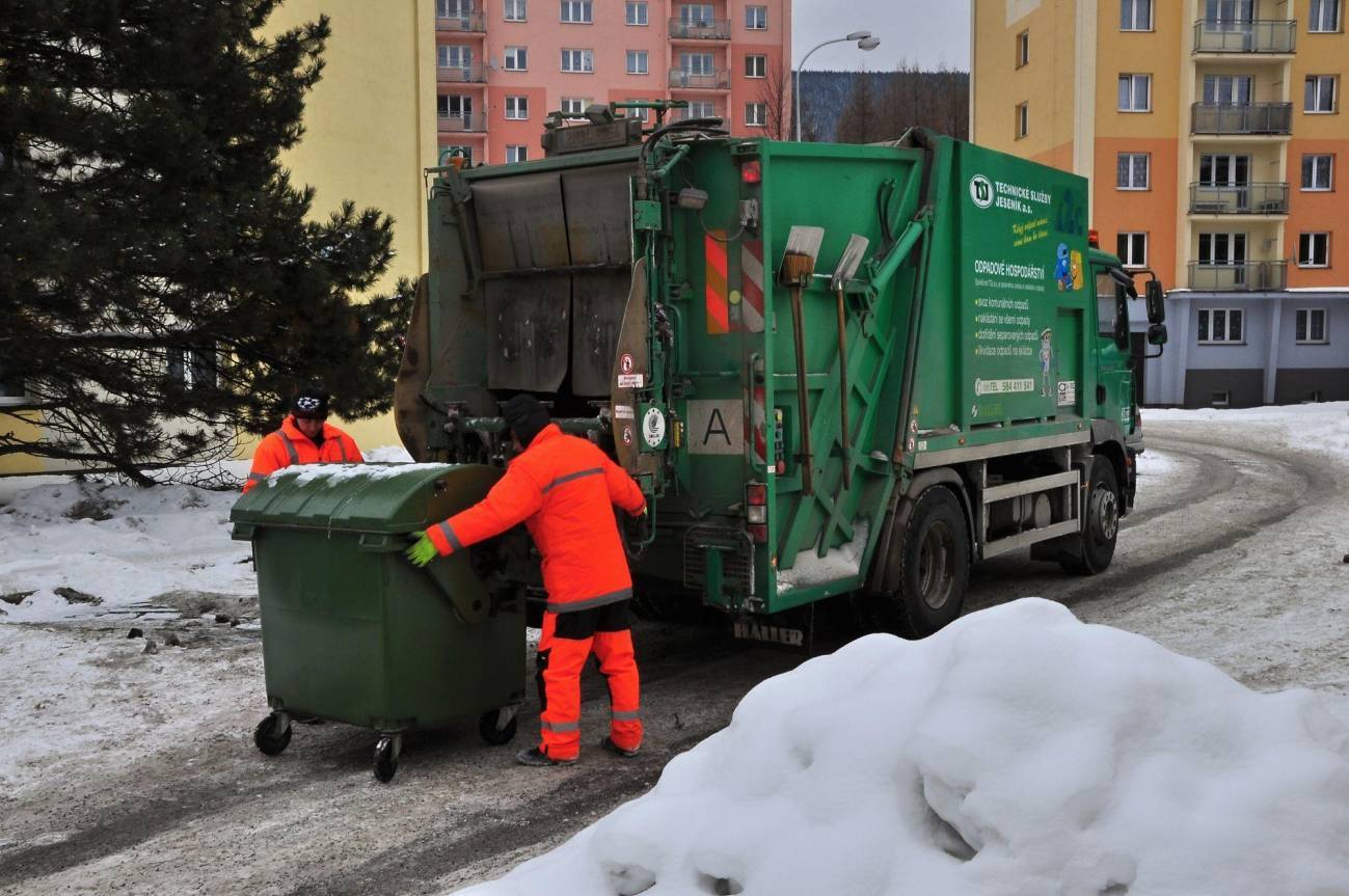 ZMĚNA SVOZU SMĚSNÉHO KOMUNÁLNÍHO ODPADU