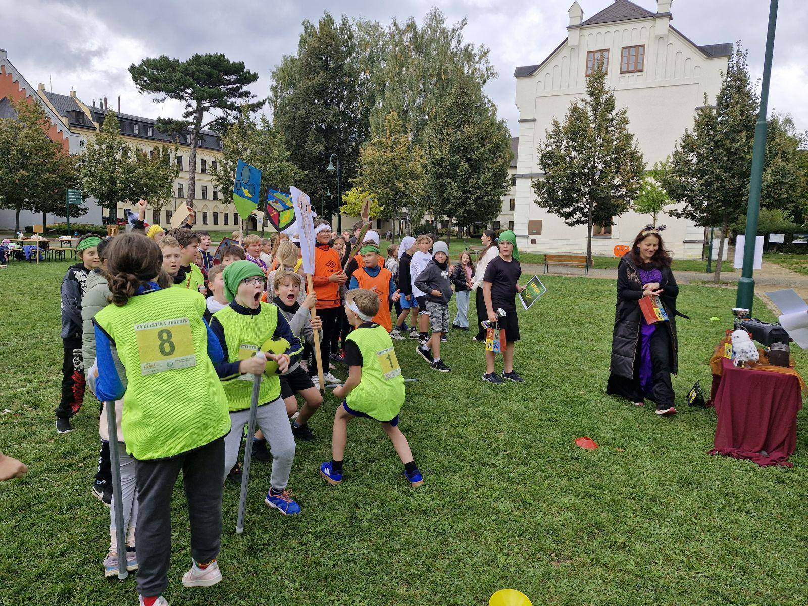 MUDLOVSKÝ FAMFRPÁL V JESENÍKU: VÍTĚZIL TÝMOVÝ DUCH A FÉROVÁ HRA