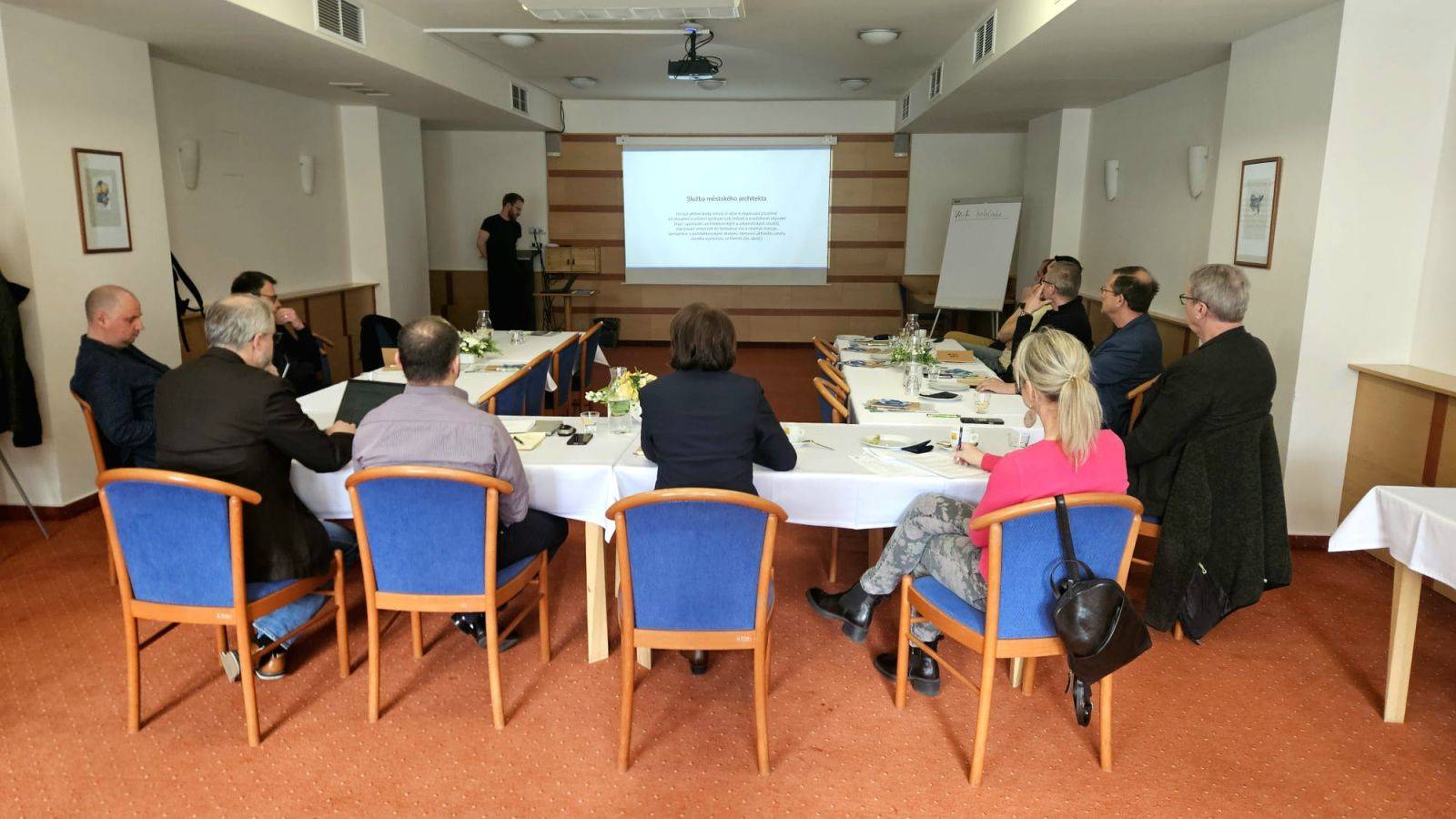 SNÍDANĚ SE STAROSTKOU A PODNIKATELI – SETKÁNÍ O ROZVOJI JESENÍKU A VZÁJEMNÉ PODPOŘE