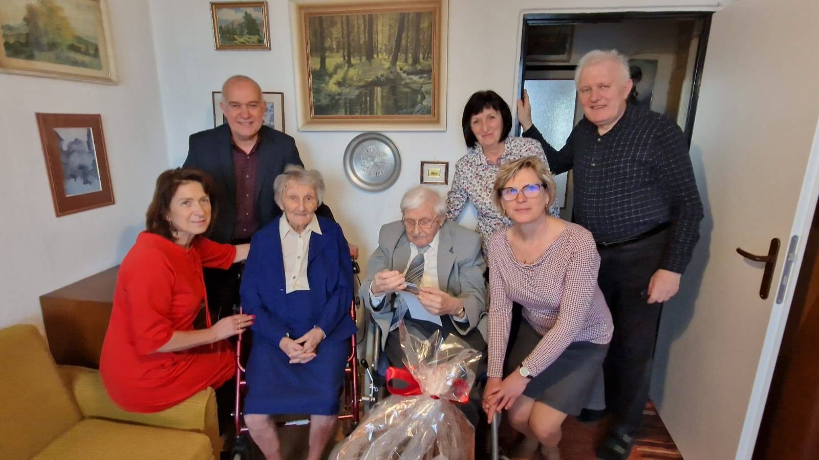 KRÁSNÝCH 100 LET OSLAVILA LÉKAŘSKÁ LEGENDA JESENICKÝCH LÁZNÍ ALOIS KUBÍK
