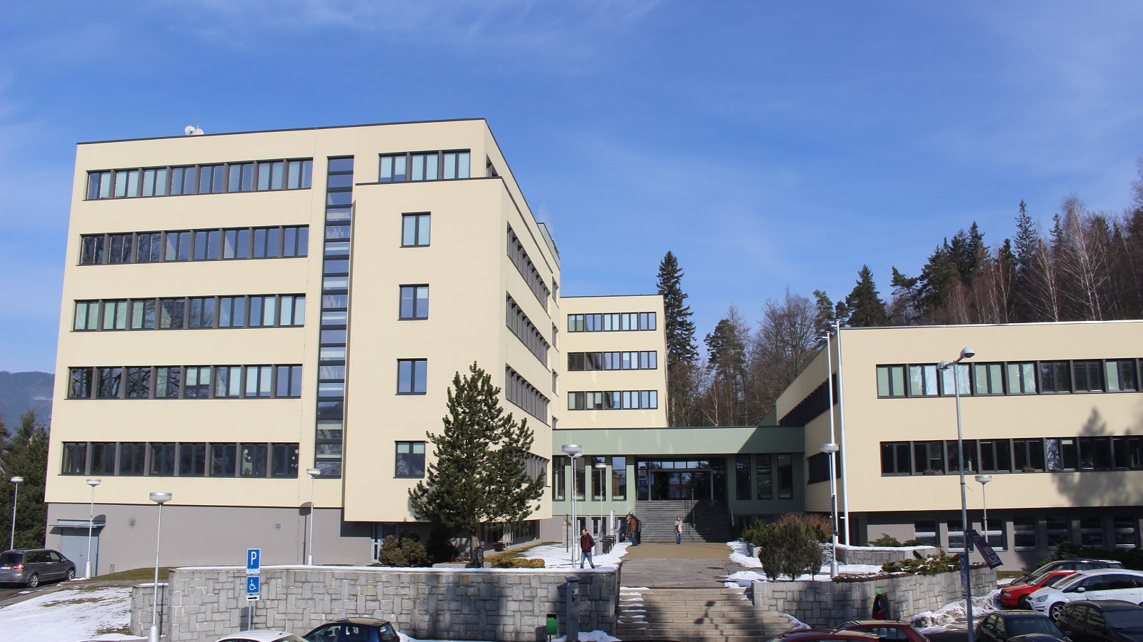 POKRAČUJE STĚHOVÁNÍ PRACOVNÍKŮ Z TOVÁRNÍ NA IPOS