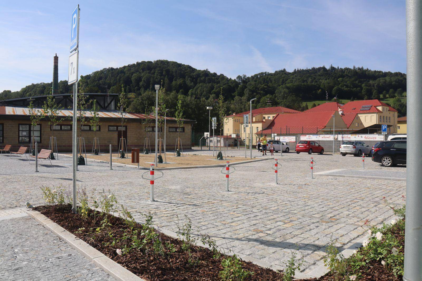 V PROLUCE UŽ SE PARKUJE. PROVOZ JE ZATÍM ZKUŠEBNÍ