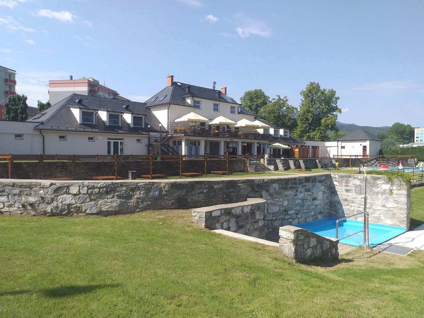 OMEZENÍ PROVOZU JESENICKÉHO KOUPALIŠTĚ