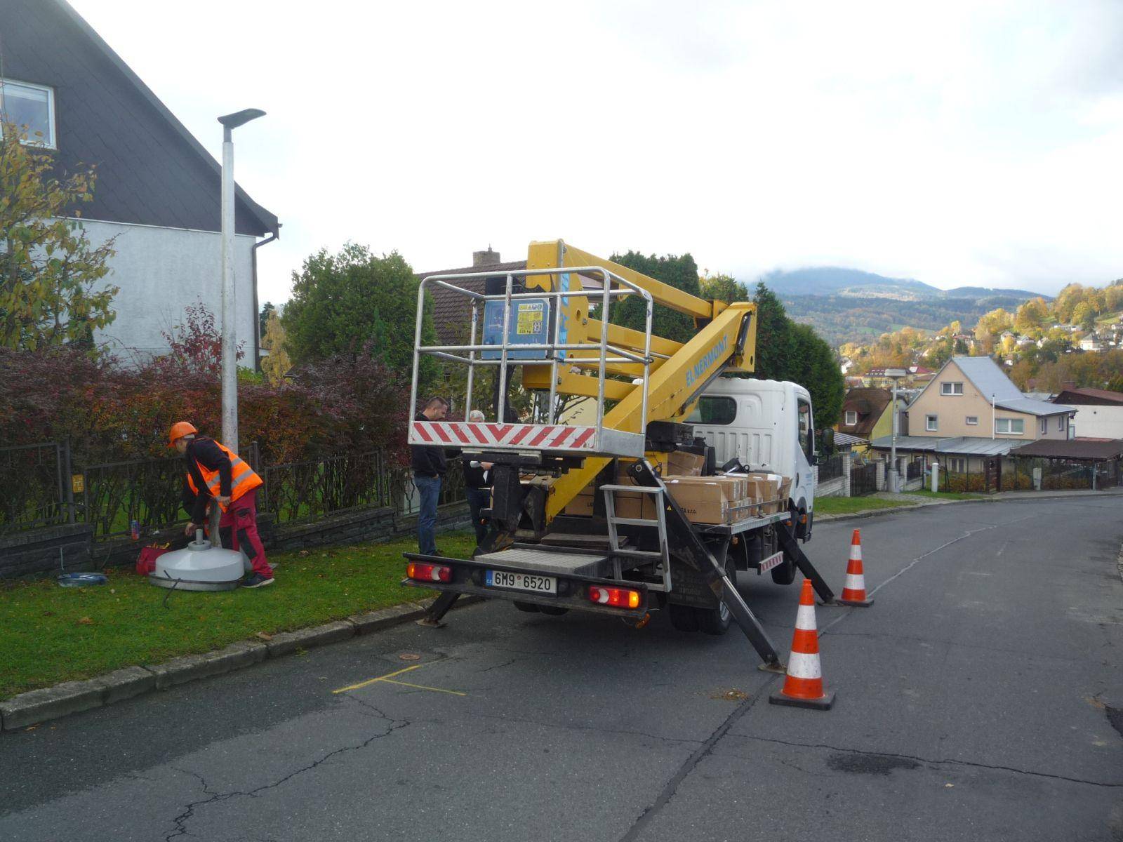 VÝMĚNA SVÍTIDEL ZA LED ÚSPORNÁ POKRAČUJE V DALŠÍCH LOKALITÁCH