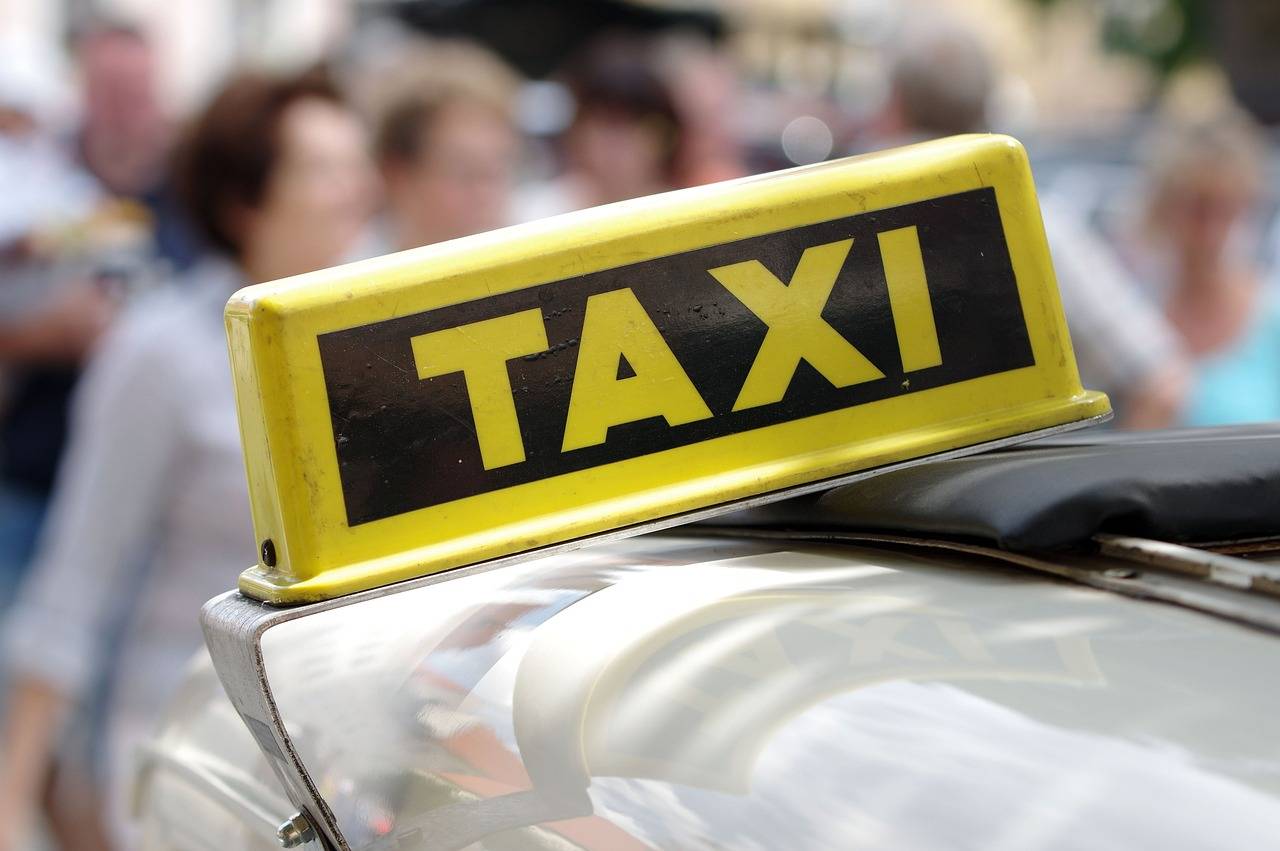 POŽÁDEJTE SI O PRŮKAZ SENIOR TAXI