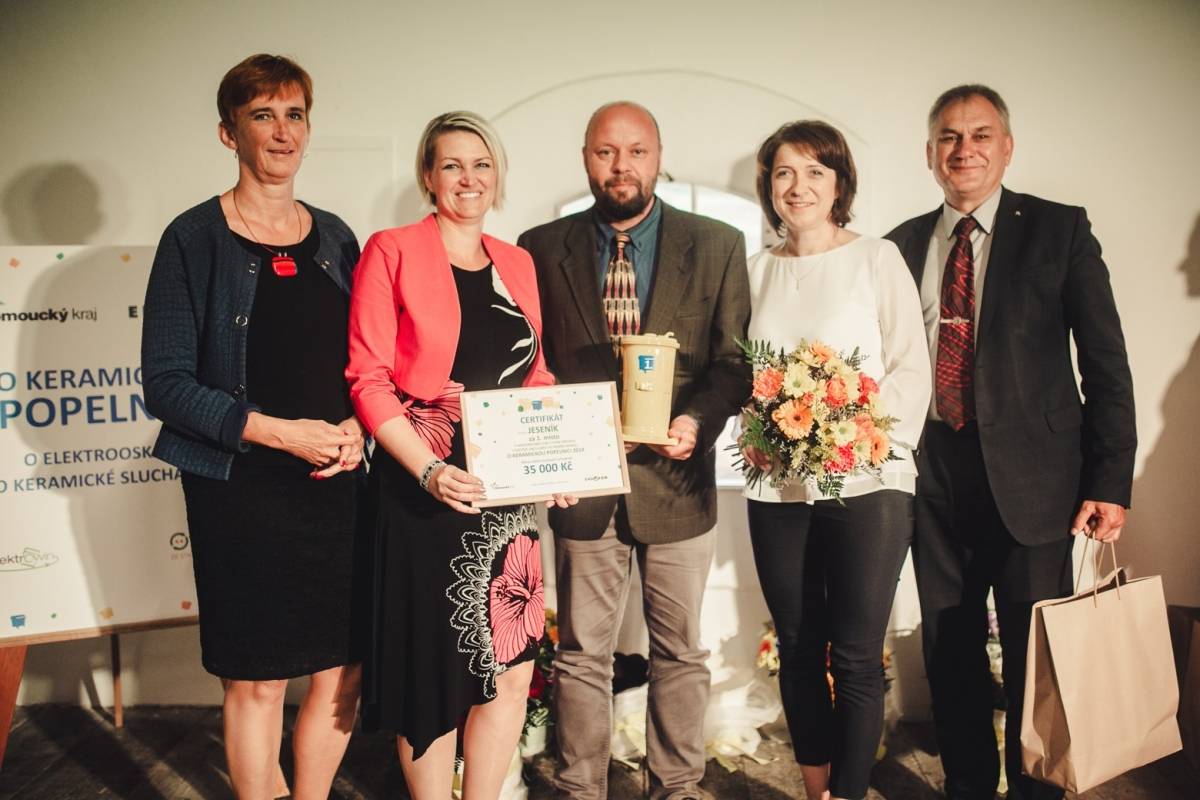 KERAMICKÉ POPELNICE MÍŘÍ DO JESENÍKŮ