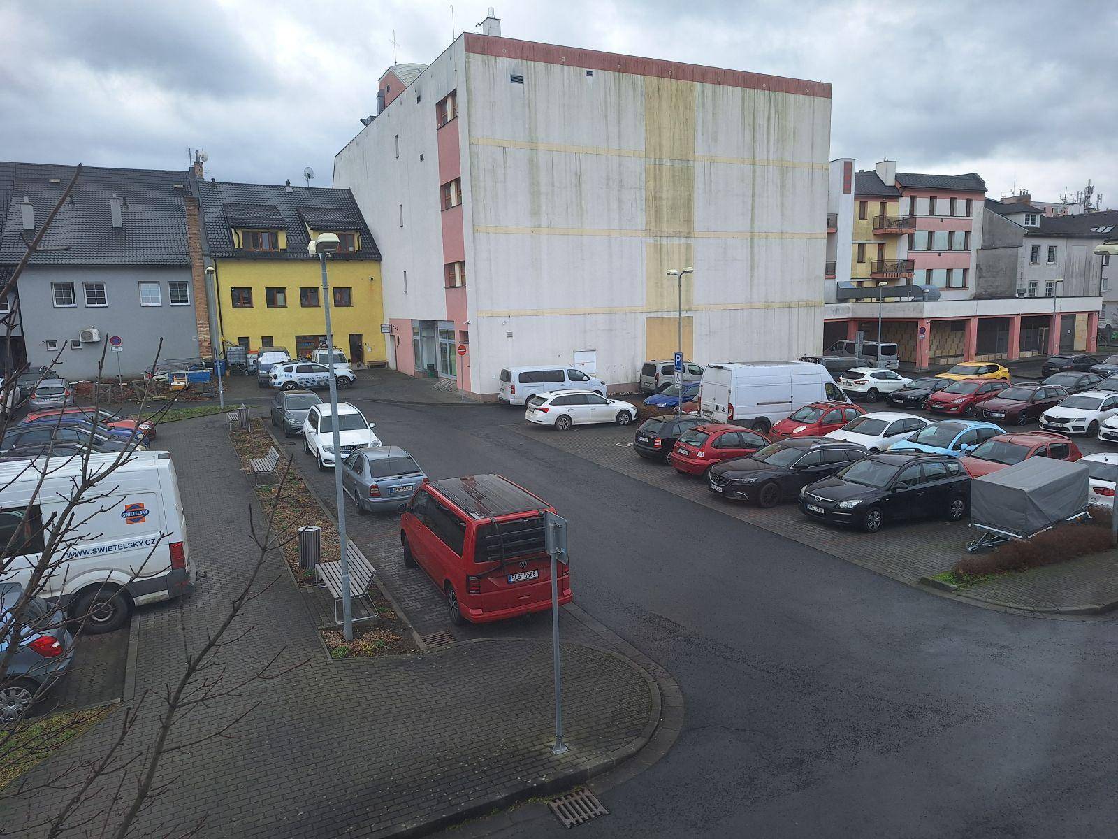 ÚPRAVA PRAVIDEL PARKOVÁNÍ ZA PASÁŽÍ SLOVAN A V ZÓNĚ ZA PODJEZDEM