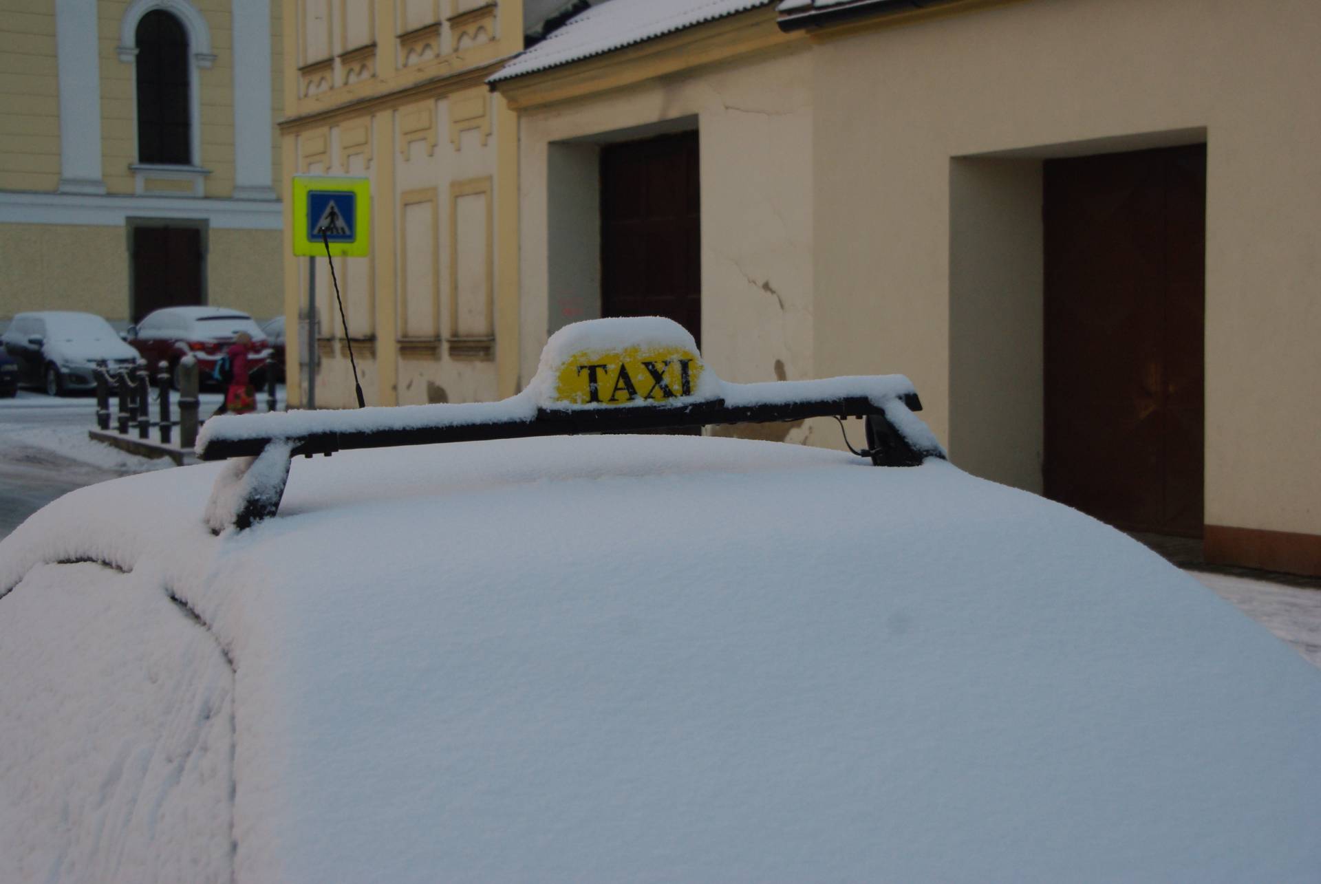 SENIOŘI SE LEVNÝM TAXÍKEM NESVEZOU, RADNICE HLEDÁ ŘEŠENÍ