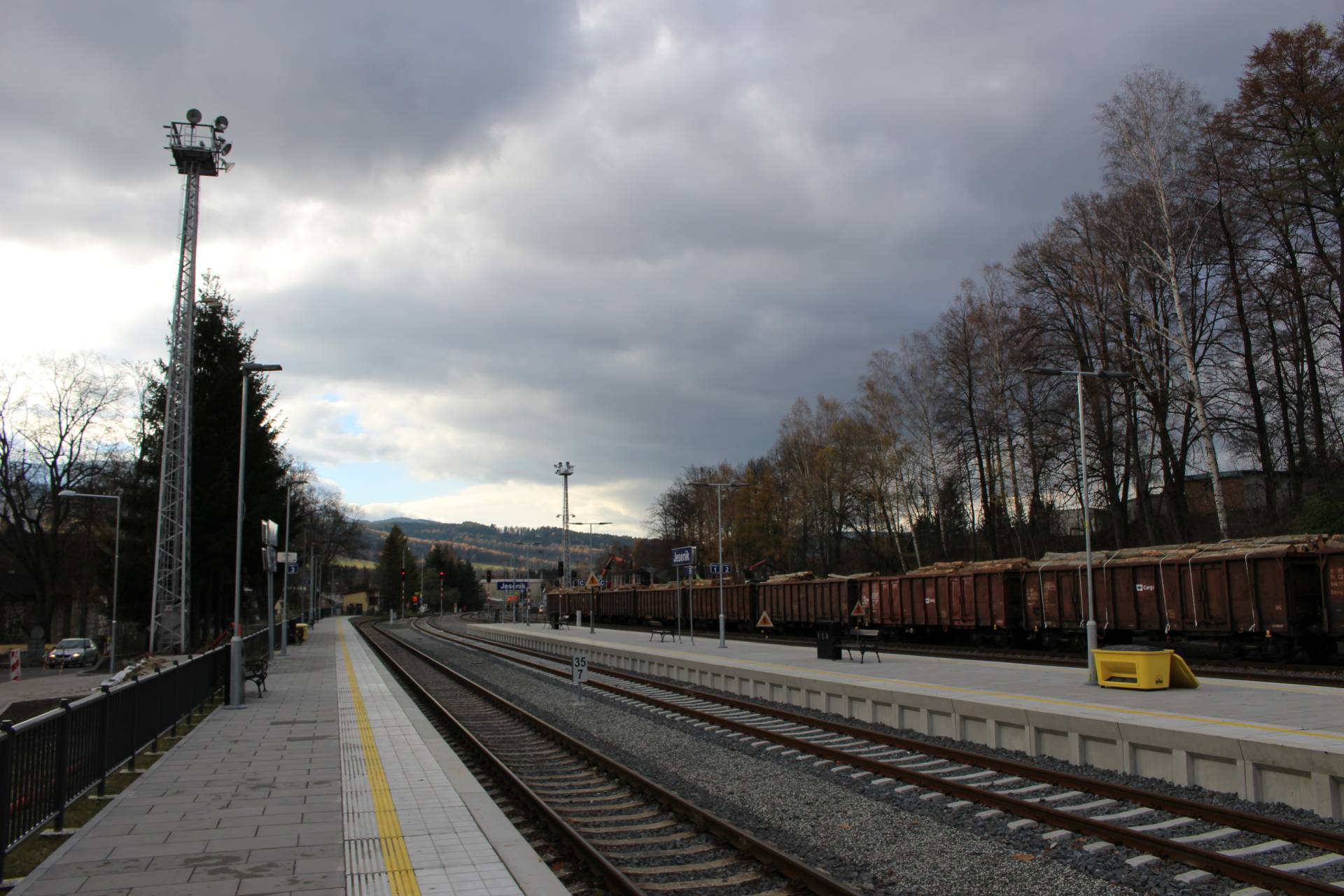 VÝLUKA NA ŽELEZNICI