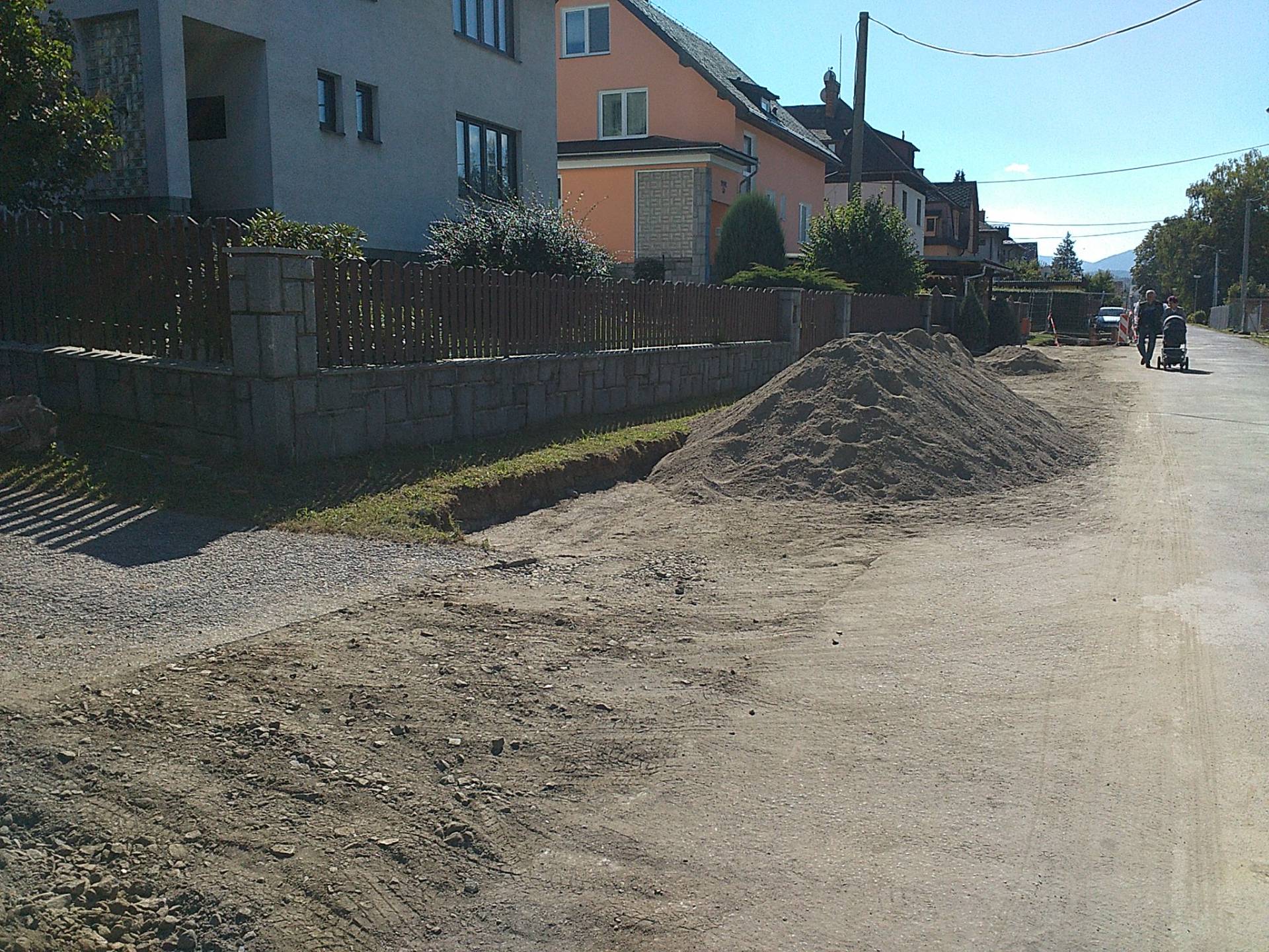 REKONSTRUKCI KANALIZACE VYSTŘÍDÁ OPRAVA PLYNOVODU