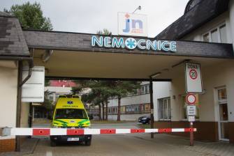 JESENICKÁ NEMOCNICE VYHLAŠUJE PLOŠNÝ ZÁKAZ NÁVŠTĚV