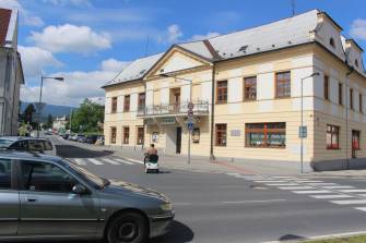 OPRAVA KANALIZAČNÍCH POKLOPŮ OMEZÍ DOPRAVU