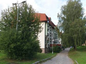 MĚSTO JEDNALO S NÁJEMNÍKY BYTŮ U KASÁREN