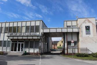 OMEZENÍ PROVOZU POKLADNY NA TOVÁRNÍ