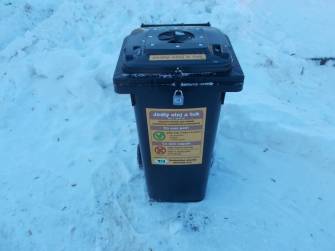 KAM S OLEJEM ZE SMAŽENÍ? DO SPECIÁLNÍHO KONTEJNERU