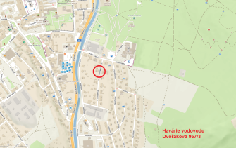 HAVÁRIE VODOVODU NA ULICI DVOŘÁKOVA