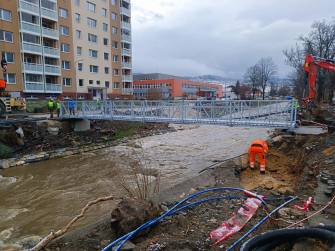 PTÁTE SE NÁS: PROČ NEJSOU ZPŘÍSTUPNĚNY PROVIZORNÍ LÁVKY?