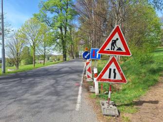 ZAHÁJENÍ STAVBY CHODNÍKU DO LÁZNÍ A ČÁSTEČNÁ UZAVÍRKA UL. PRIESSNITZOVA