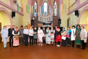 SENIOŘI SI UŽILI TROCHU MASOPUSTNÍHO VESELÍ