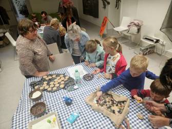 DENNÍ VĚŠTEC: V KNIHOVNĚ ODSTARTOVAL JESENÍK KOUZELNÝ PRO VŠECHNY GENERACE