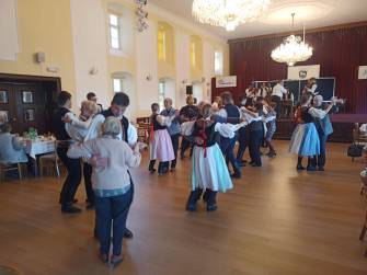 SETKÁNÍ DŘÍVE NAROZENÝCH BYLO V DUCHU RADOSTI A POHODY