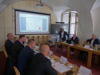 JESENÍK USPOŘÁDAL ČESKO-POLSKÉ JEDNÁNÍ O ŽELEZNIČNÍ DOPRAVĚ