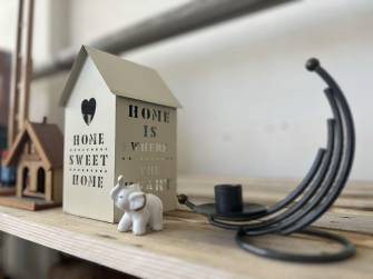 JE TO UŽ ROK, CO DÁVÁME VĚCEM NOVOU ŠANCI