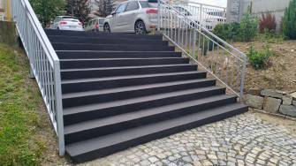 OPRAVY MĚSTSKÝCH SCHODIŠŤ V JESENÍKU POKRAČUJÍ