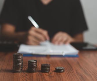 POMOC PRO TY, KTEŘÍ SE OCITLI V TÍŽIVÉ FINANČNÍ SITUACI