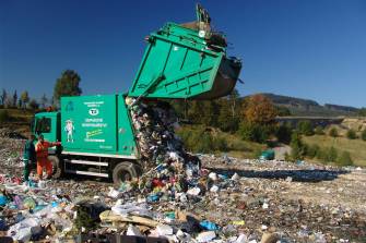 POPLATEK ZA ODPADY: MĚSTO DOPLÁCELO 672 KČ NA KAŽDOU OSOBU